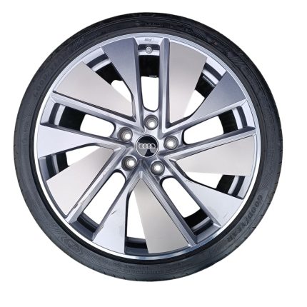 Roda Traseira Audi Rs E Tron Gt 2022 a 24 Com Pneu 1900km