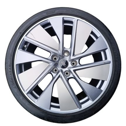 Roda Traseira Audi Rs E Tron Gt 2022 a 24 Com Pneus 1900km