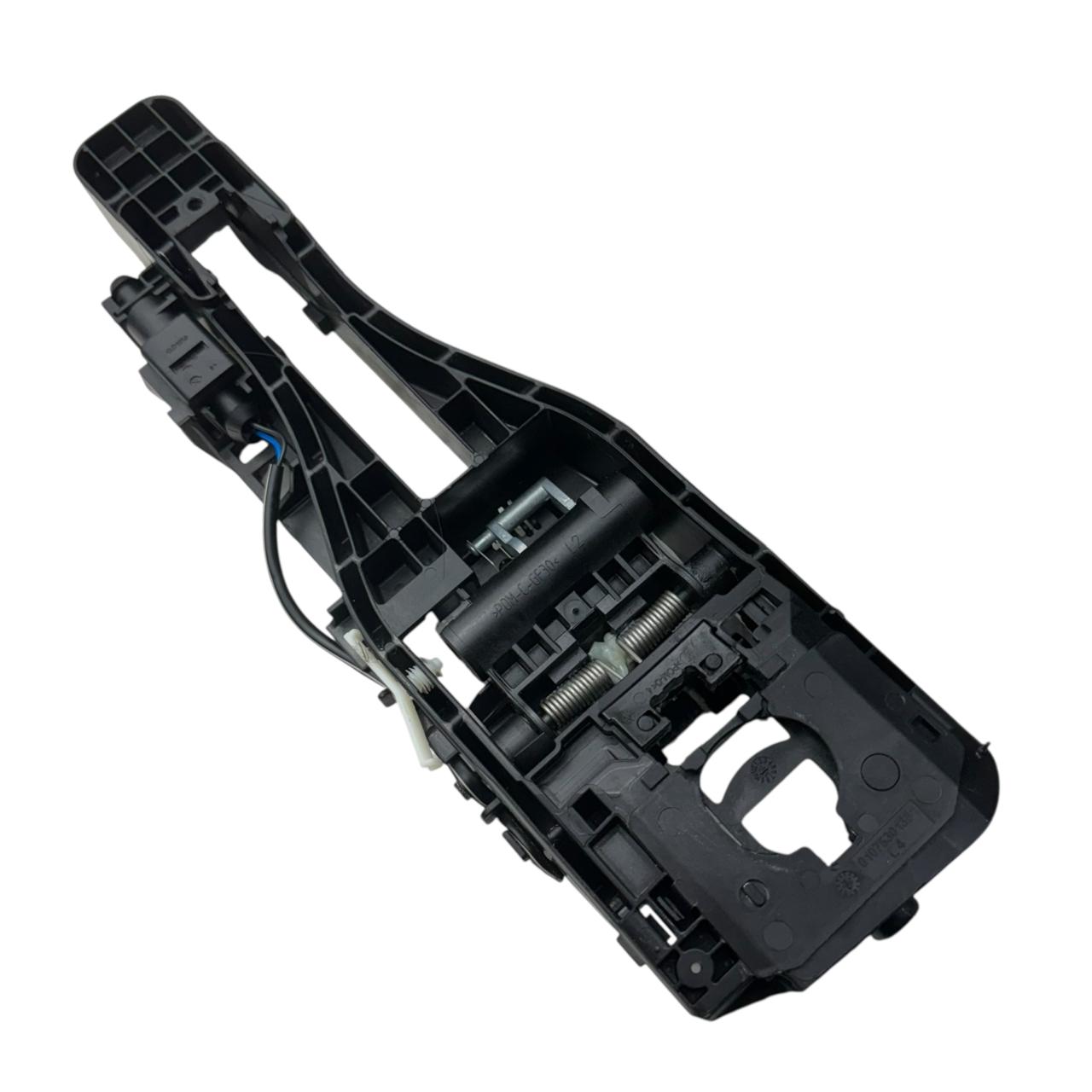 30a814804323f8bdf573781f861c3b3e.jpeg Suporte Maçaneta PortaPorsche Macan Gts 2.9 2020 24 Tras Esq - Imagem 1