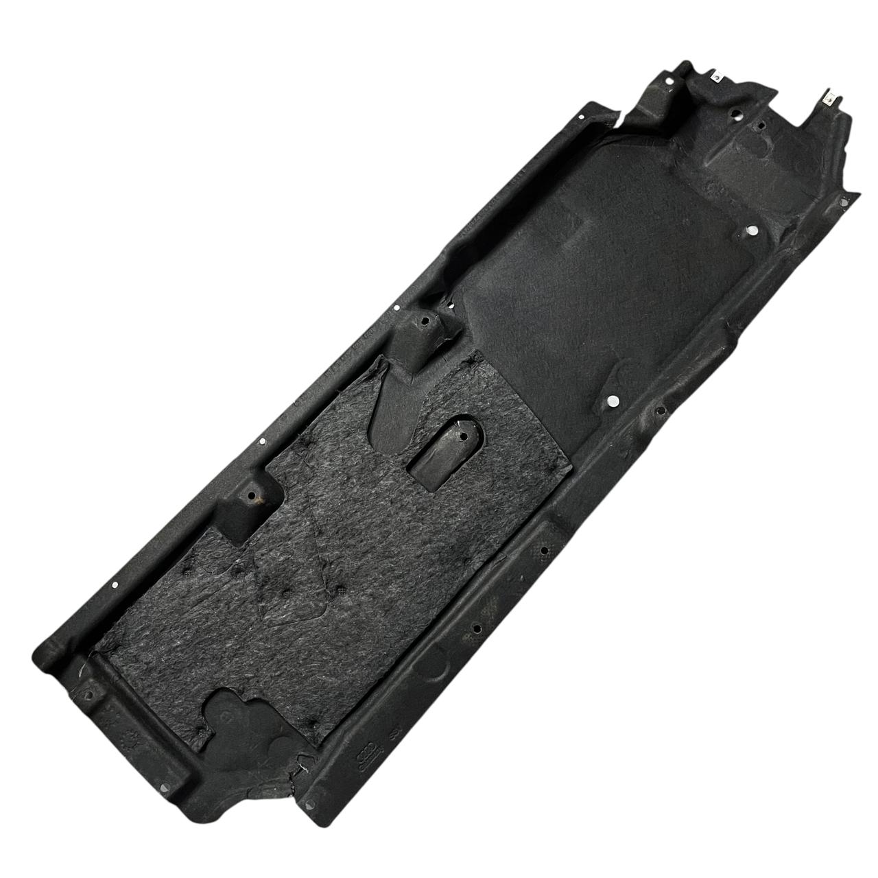 b8e83f0ef50de6c2e2aff4626e7a4948.jpeg Chapao Protetor Assoalho Audi Q8 3.0 2020 2021 2022 Esquerda - Imagem 1