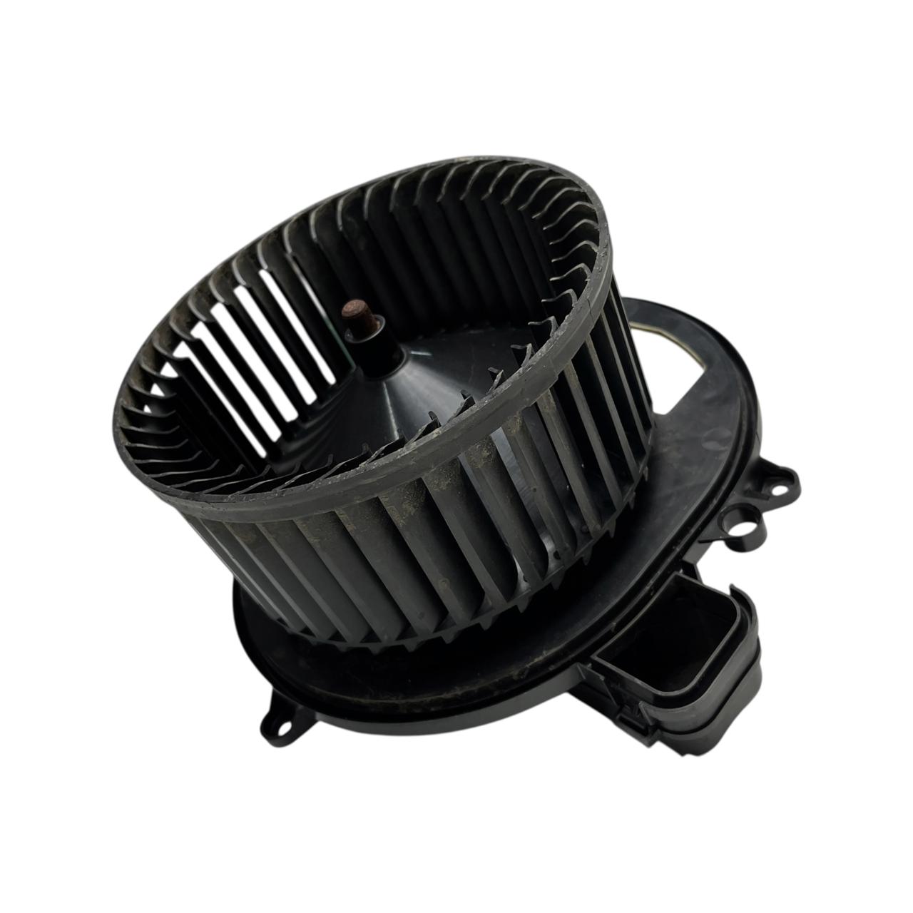 bff79ae751b2211edc425ddc453f7052.jpeg Motor Ventilador Caixa Ar Forçado Bmw 320i F30 2013 a 2018 - Imagem 1