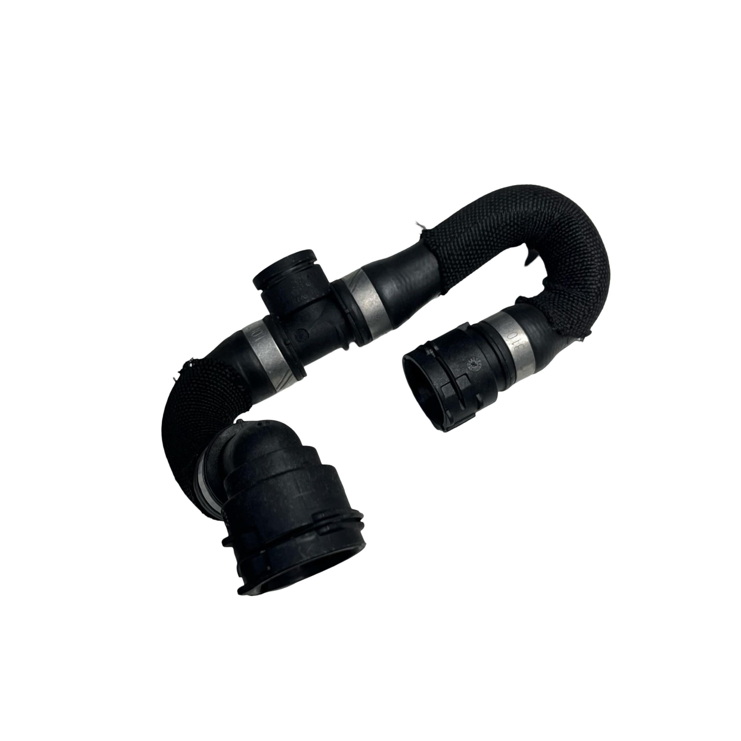 396b753b1d749b68e8289fd6285e30ba.jpeg Tubo Mangueira Agua Radiador Mercedes Benz A35 Amg 2019 2023 - Imagem 1