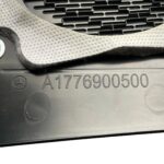 Acabamento Moldura Coluna Mercedes A35 Amg  19 a 23 Tras Dir - Imagem 8
